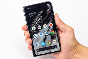 Pixel Foldレビュー - 縦横の違いで「Galaxy Z Fold」と使用感の異なる、タブレットとしても使える折りたたみスマートフォン