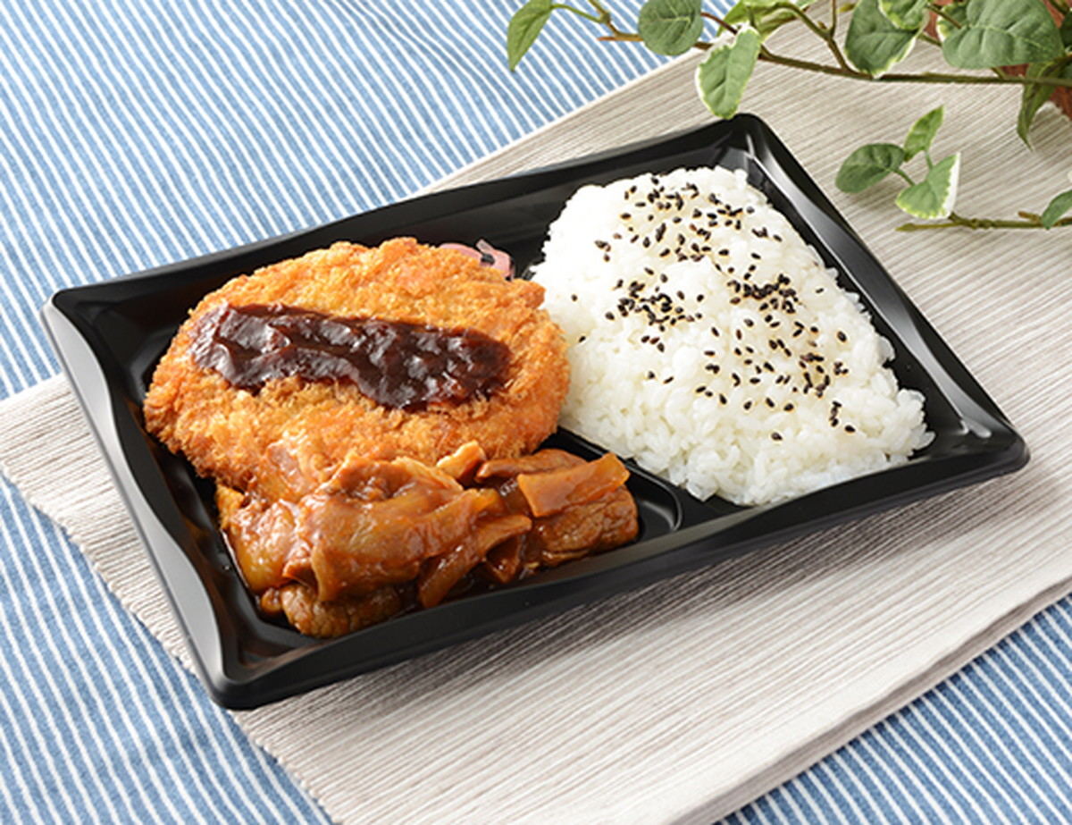 「イチオシ!コロッケ旨辛豚焼肉弁当」(497円)