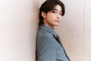 高橋文哉、“旬の俳優”実感は? 非日常的な役を経て演じる等身大の高校生に「やっと」