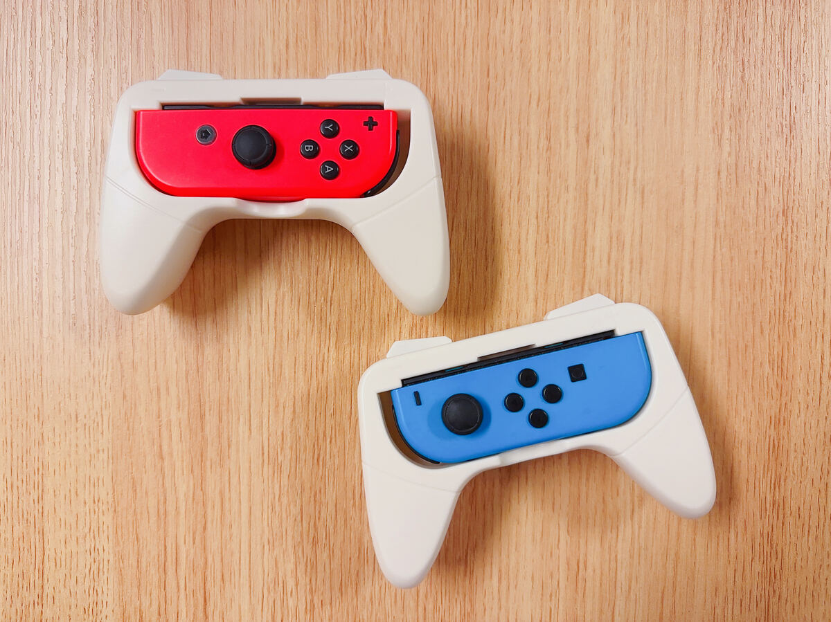3COINS】SwitchのJoy-Con操作が快適に! スリコの「グリップホルダー2
