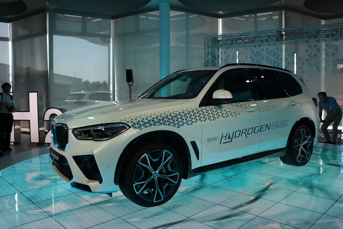 BMWの燃料電池自動車「iX5 Hydrogen」