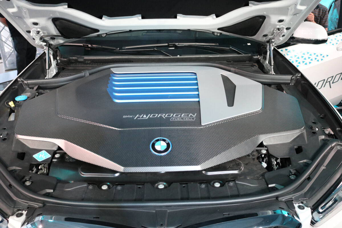 BMWの燃料電池自動車「iX5 Hydrogen」