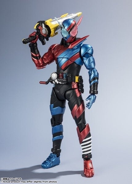 仮面ライダービルド』アクションフィギュアが武器パーツとセットになっ