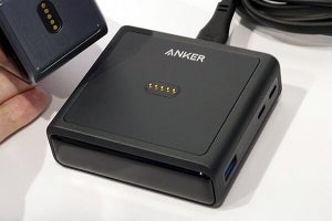 Anker初のモバイルバッテリ専用充電スタンド、最大100Wで急速充電可能