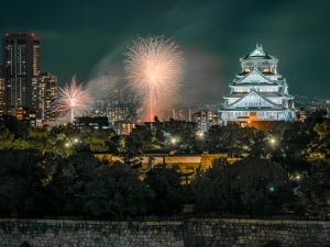 【タイムスリップ】大阪城と花火のコラボ動画に大感動!!「とんでもなく美しい」「完璧すぎ」「素晴らしい」の絶賛の声