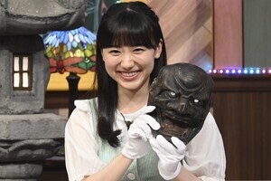 芦田愛菜、つけたら外れない!?　江戸時代から伝わる「恐怖の嫁おどし面」怖がる