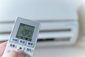【猛暑】みんながやってるエアコンの節電方法は？