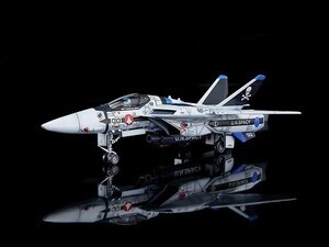 『超時空要塞マクロス 愛・おぼえていますか』VF-1バルキリーが1/72スケールでキット化