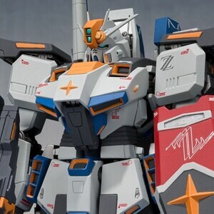 プロトタイプZZガンダムの決定版フィギュアが登場、カトキハジメこだわりの造形・塗装に加え変形機構を搭載