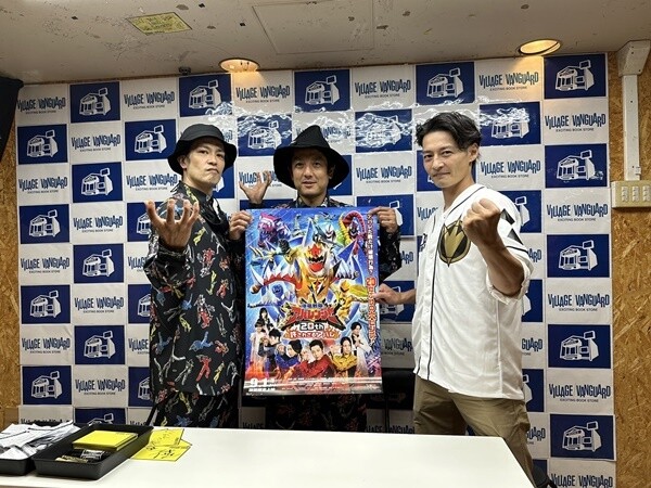 左からアバレブラック／アスカの阿部薫、アバレッド／伯亜凌駕役の西興一朗、アバレキラー／仲代壬琴役の田中幸太朗