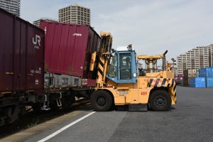 JR貨物グループと連携 - ネスレ日本、貨物鉄道輸送への切替え拡大