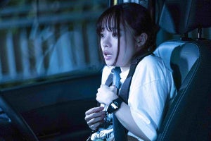 橋本環奈、恐怖に戦慄する表情…周囲の人間に続々異変の『禁じられた遊び』場面写真