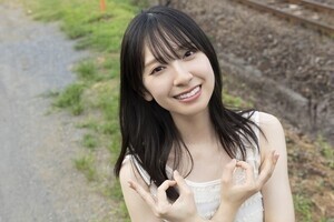 日向坂46金村美玖、ノースリーブで肌見せ 『サンデー』でふるさと名所グラビア