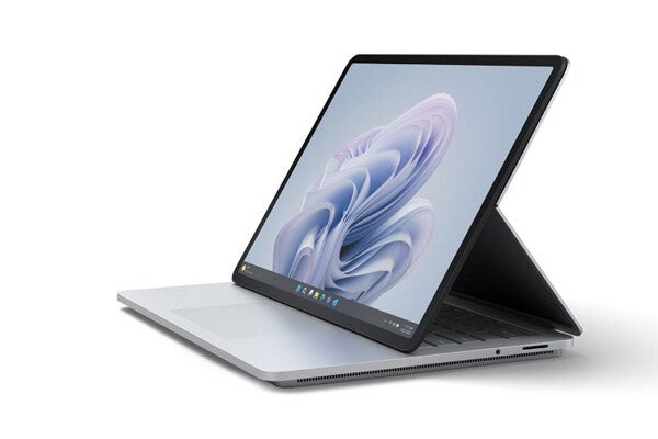 Surface Laptop Studio 2、2倍高速になりIntel NPUも搭載、ポート不足 ...
