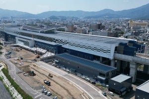 北陸新幹線敦賀駅「空にうかぶ」「港を望む」駅舎の建築工事が完了