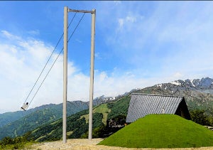 長野県・白馬岩岳マウンテンリゾートに「超大型ブランコ」が登場! リアル「北アルプスの少女」を体験