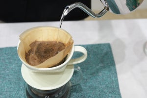 自宅で究極の一杯を! スターバックス家庭用コーヒー豆をおいしく挽くコツと作り方