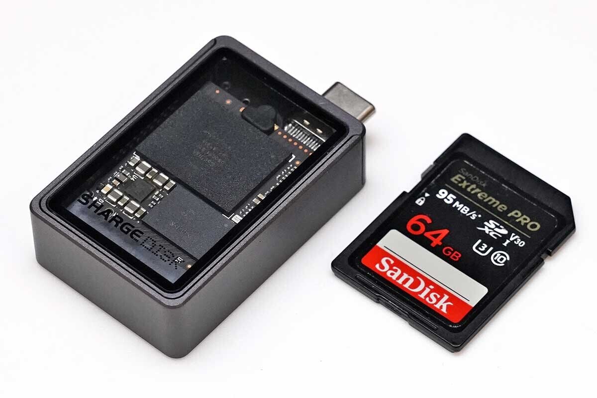 iPhone 15と相性抜群、消しゴムサイズの超小型SSD「SHARGE Disk」は