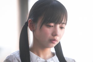 齊藤京子、涙…不倫するスーパー店員役の場面写真公開『泥濘の食卓』