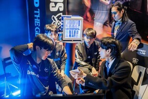 『LoL』世界大会「Worlds」の挑戦を終えた「DFM」、Yutapon選手＆Gismoコーチにインタビュー