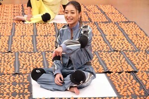 みちょぱ、足つぼバレーボールに「痛ってぇ!」と絶叫の連続