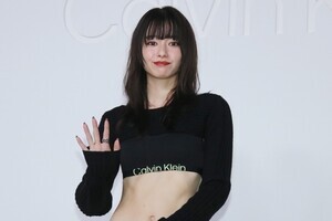 山本舞香、見せブラコーデで鍛え上げた美腹筋を披露