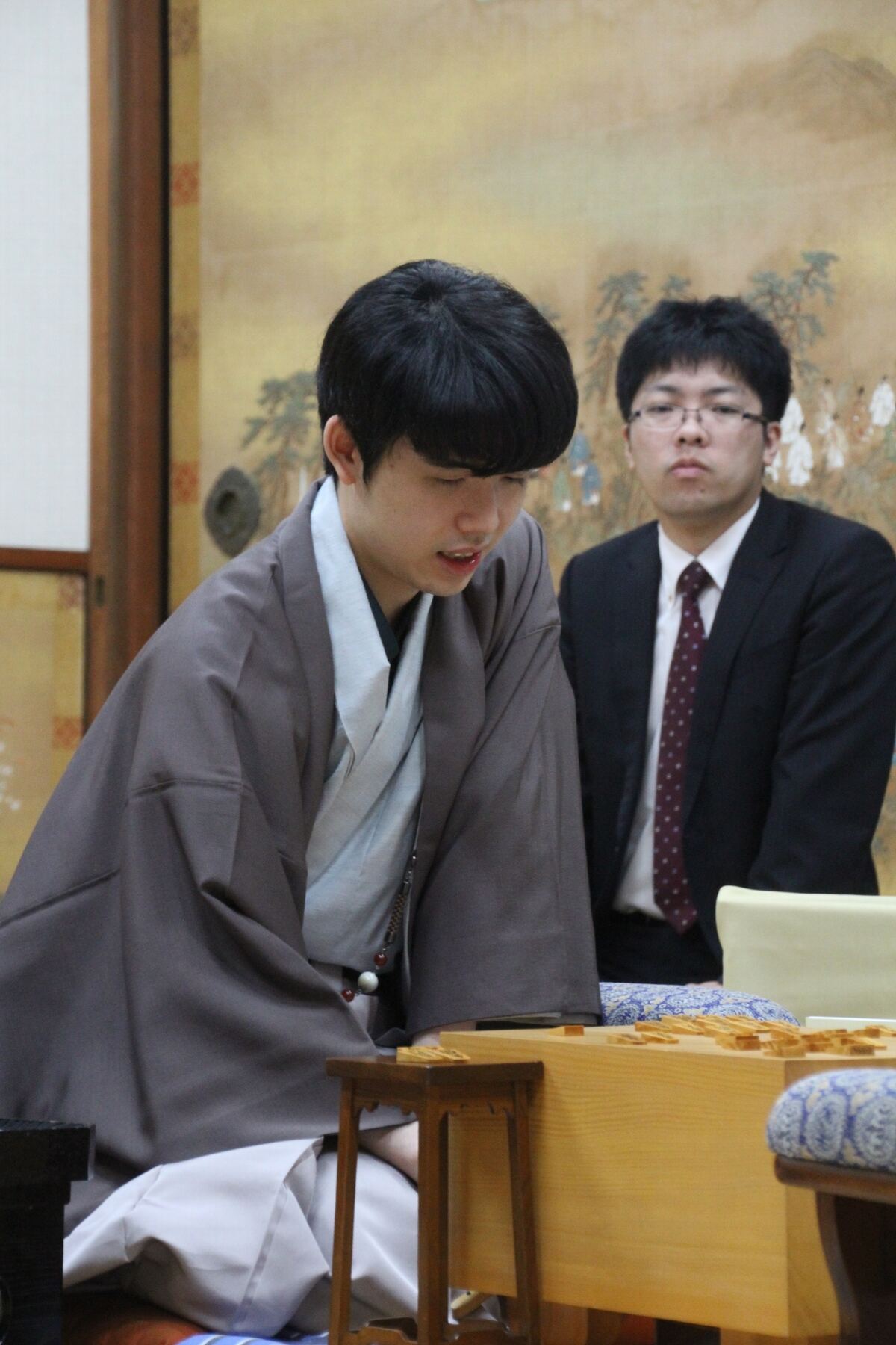 決勝の相手は11月３日（金・祝）に行われる準決勝第２局・渡辺明九段―糸谷哲郎八段戦で決まる（写真は第36期竜王戦七番勝負第２局のもの　提供：日本将棋連盟）