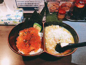 【夢のコラボ】いくら丼と味噌ラーメンが1つに!! 眩しすぎる北海道グルメに「これは贅沢すぎ」と感動の声続出