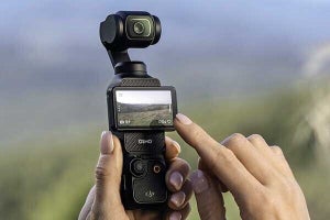 DJI、1インチセンサー＋回転式モニター搭載のジンバルカメラ「Osmo Pocket 3」