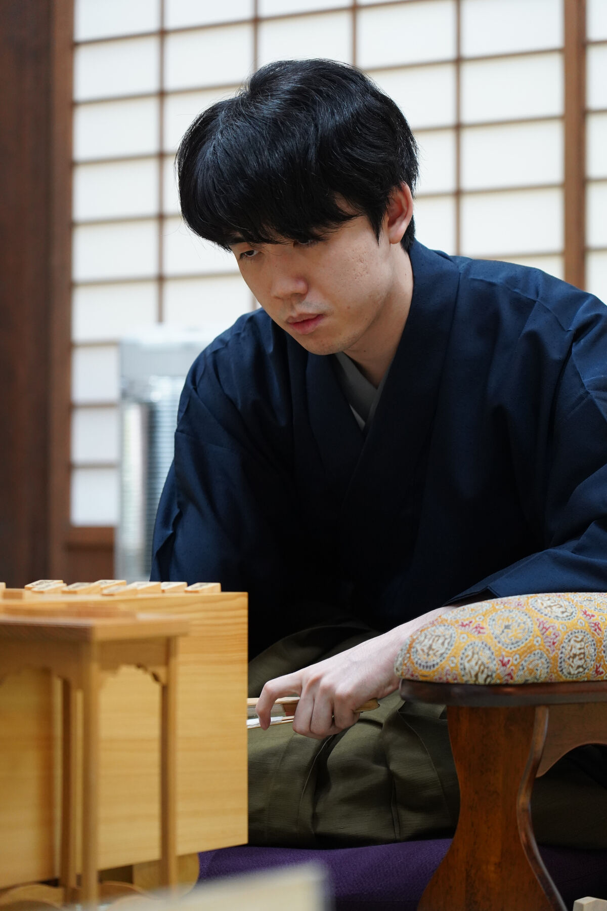 感想戦で藤井竜王は（封じ手前後の攻防で）先手からの攻め合いの順が気になっていたことを明かした（提供：日本将棋連盟）
