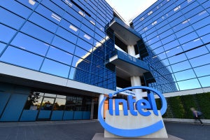 Intel決算、10〜12月期の見通し予想上回る、PC市場に回復の兆候
