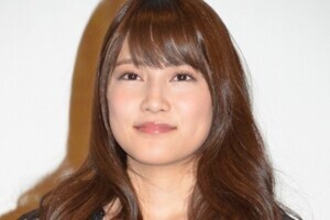 入山杏奈、モト冬樹との“フライデー報道”裏側を明かす「隣に座ってて…」