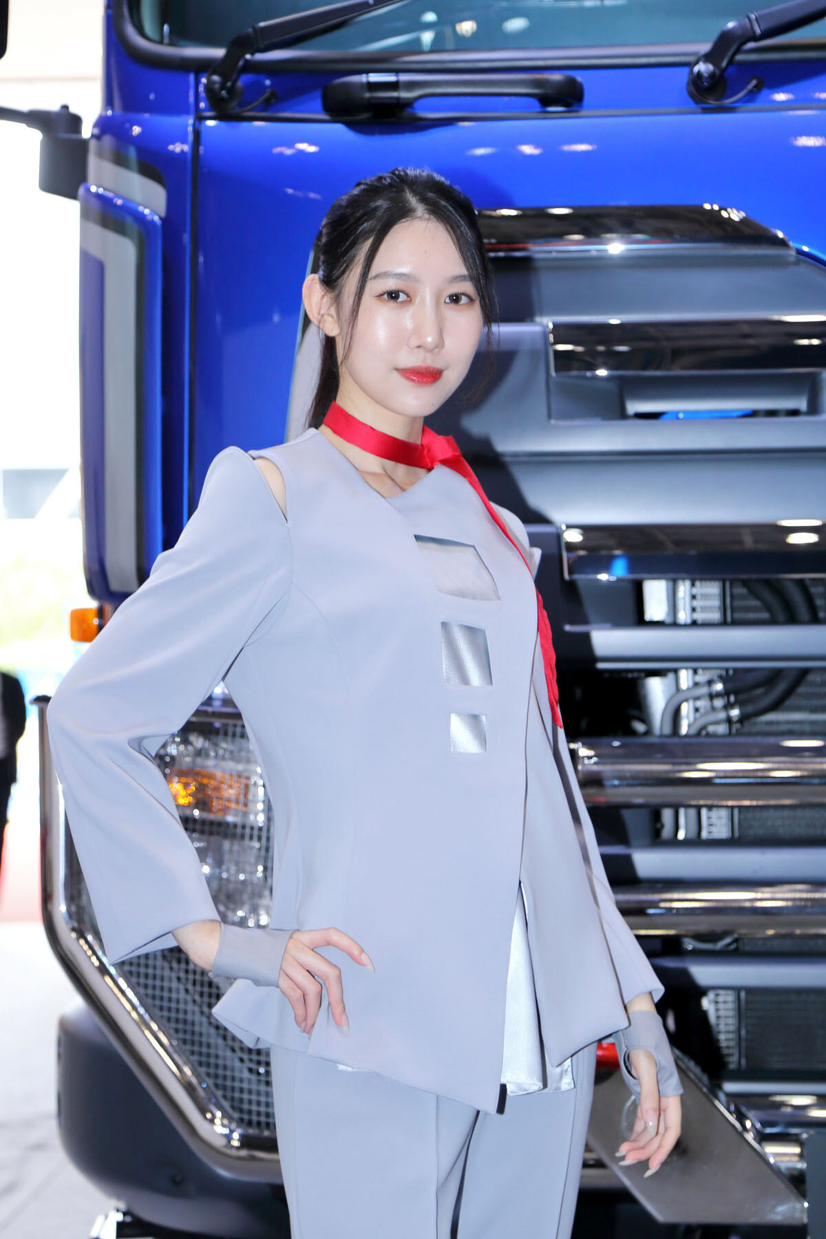 「ジャパンモビリティショー2023」のコンパニオンたち