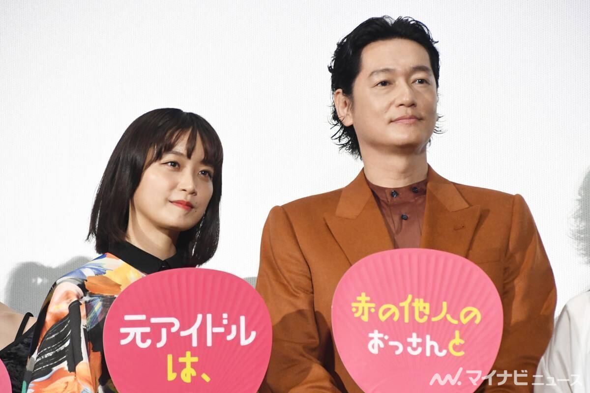 (左から)深川麻衣、井浦新