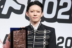 市川染五郎、ベストジーニスト受賞で役者業への決意新た「ジーンズのように芸が馴染むまで…」