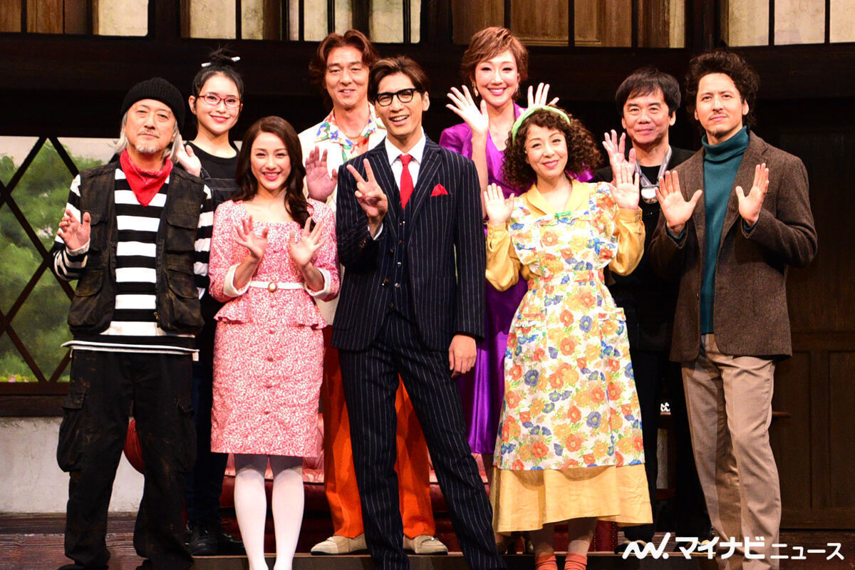 前列左から山路和弘、平祐奈、藤井流星、羽野晶紀、伊礼彼方。後列左から小南満佑子、葛山信吾、紅ゆずる、福本伸一　　　