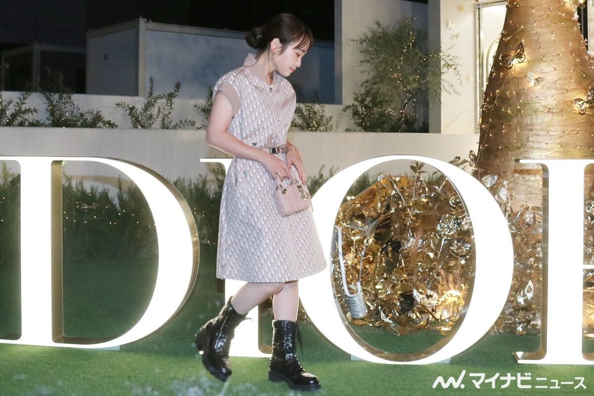 川栄李奈