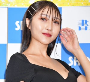 辻りりさ、念願の1st写真集で「内面的なことをむき出しに!」