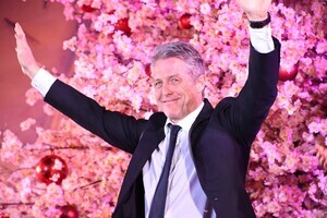 ヒュー・グラント来日!「日本は楽しすぎるのが課題」と茶目っ気たっぷりに挨拶