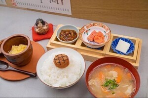 【浅草グルメ】おみくじでおかずが決まる定食「ユーモアですな」「いいおかず引きたい!」「一つのエンタメ」とSNSで話題に