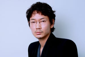 綾野剛、俳優デビュー20周年迎え「僕は基本的に空っぽ」 仕事のベースは常に“変化”