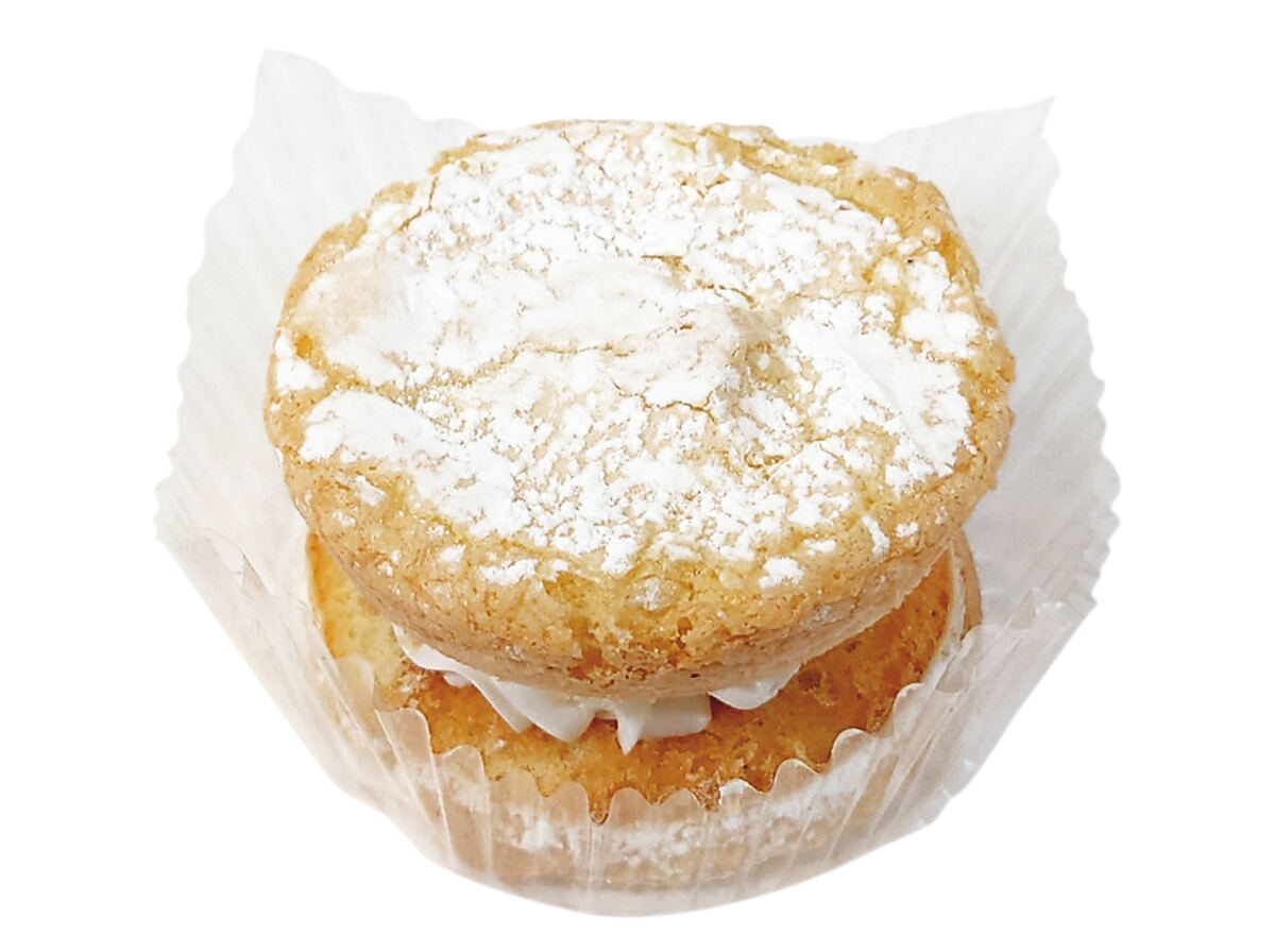 「7プレミアム ビスキュイサンドミルククリーム」(149円)