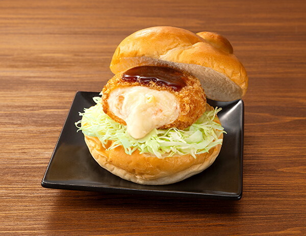 「濃厚グラタンコロッケバーガー」(376円)
