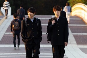 渡辺翔太＆須賀健太、アラサーで学ラン姿　何度もスタッフに確認「大丈夫!?」