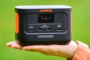 Jackeryのポータブル電源が手のひらサイズに！　31,000mAh容量のモバイルバッテリー