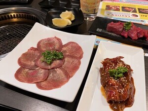 【潜入レポ】アメリカの『牛角』は高級焼肉店!? - 食べ放題メニューや価格の違いにビビったぞ