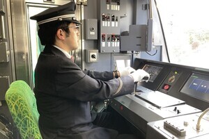 東急電鉄「運転士保護メガネ(偏光レンズ)」導入、12/18から着用へ