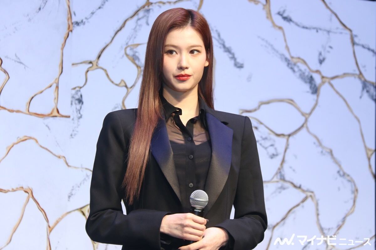 TWICE SANA