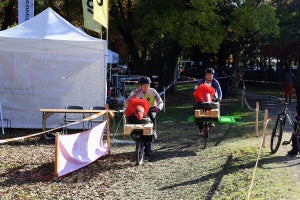 愛犬と一緒に、荷物の重さを競ったり…たのしい自転車イベント「秋ヶ瀬の森バイクロア13」が開催