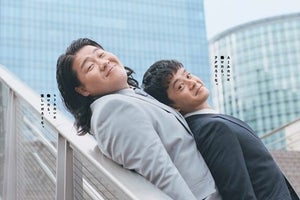 池松壮亮&一ノ瀬ワタル、サラリーマンとAI役でCM初共演!「ご縁を感じています」